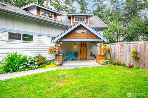 1204 Hughes Ave, Blaine, WA, 98230-9525 | Card Image