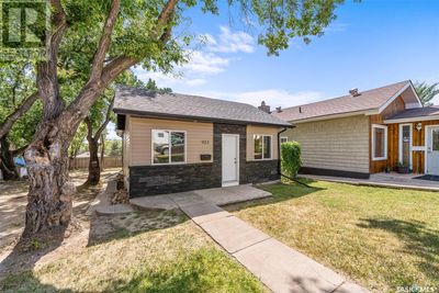 923 Hochelaga St W, House other with 3 bedrooms, 2 bathrooms and null parking in Moose Jaw SK | Image 1