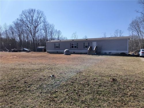 3673 Nc 66 Hwy N, Westfield, NC, 27053-7150 | Card Image