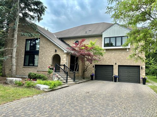 7 Wendover Crt, Richmond Hill, ON, L4B3G4 | Card Image