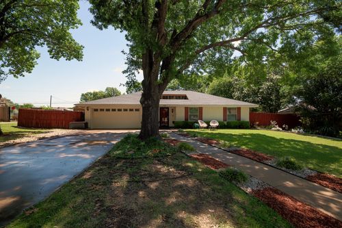 148 Hillside Ln, DeSoto, TX, 75115-5910 | Card Image