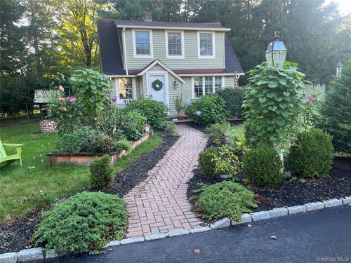 cottage-17 Washington Ave, Bedford, NY, 10506-1422 | Card Image