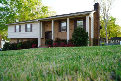 952 Wyndsor Dr, Hixson, TN, 37343-2210 | Card Image
