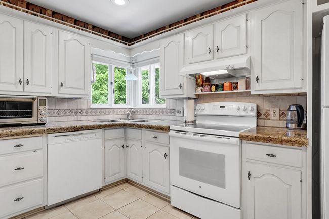 519 W Flint St, House other with 3 bedrooms, 3 bathrooms and null parking in Davison MI | Image 37