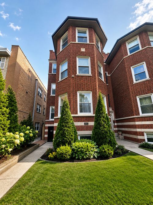 1-1647 W Sherwin Ave, Chicago, IL, 60626-1932 | Card Image