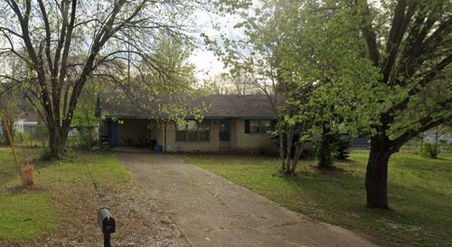 310 Mcdonald Dr, Huntingdon, TN, 38344-2606 | Card Image