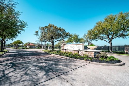 6403 Dow Reef Dr, Beach City, TX, 77523-9077 | Card Image