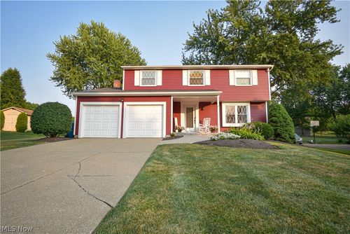 1674 Cloverview Drive, Green, OH, 44685 | Card Image