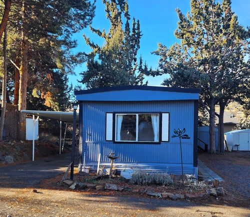 15-2200 Ne Highway 20, Bend, OR, 97701-6301 | Card Image