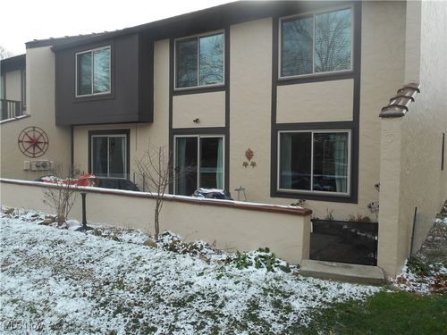 1045 Bunker Dr, Fairlawn, OH, 44333-3001 | Card Image