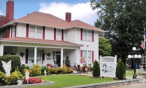 301 Cleveland Ave, Grover, NC, 28073-8571 | Card Image