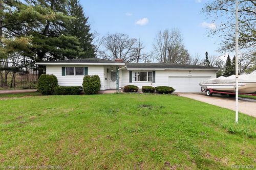 36744 Romulus Ave, Romulus, MI, 48174-3935 | Card Image