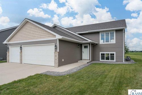 109 Cypress Ct, Mankato, MN, 56001-7577 | Card Image