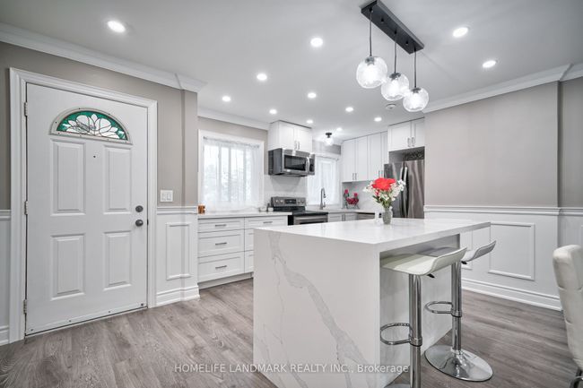 720 Emerson Ave, House other with 5 bedrooms, 2 bathrooms and 4 parking in Oshawa ON | Image 7