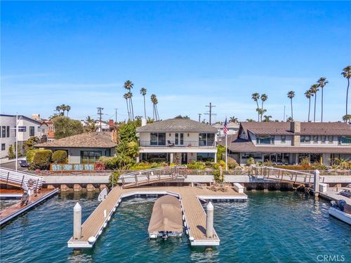 5585 E Corso Di Napoli, Long Beach, CA, 90803-4007 | Card Image