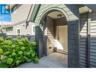 93 - 680 Old Meadows Rd, Townhouse with 3 bedrooms, 3 bathrooms and 2 parking in Kelowna BC | Image 2