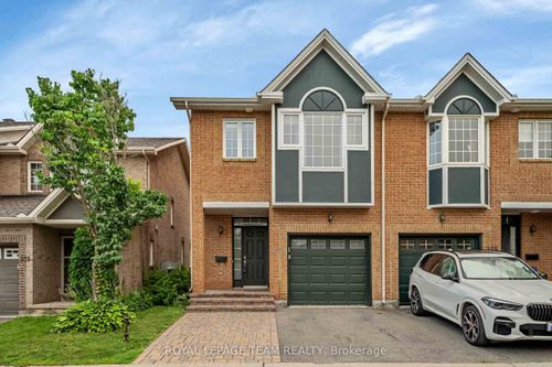 323 Freedom Pvt, Ottawa, ON, K1G6W3 | Card Image