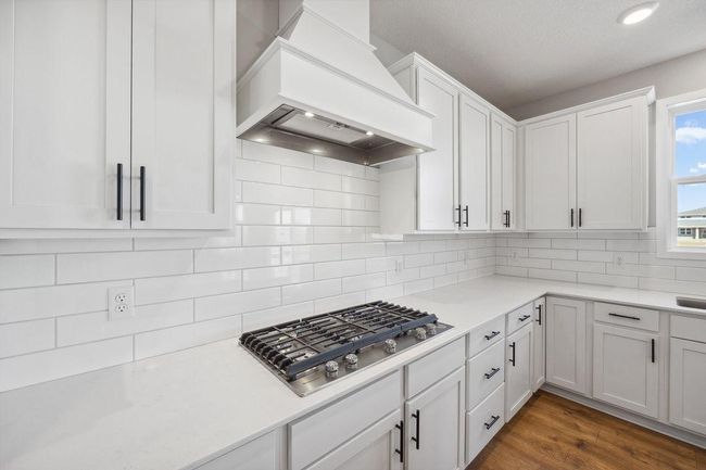 Coffee bar, anyone? Photo of model home, colors and finishes will vary. | Image 11