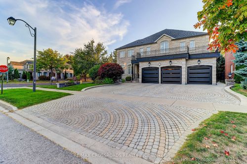 2 Mumberson Crt, Markham, ON, L6C1Y4 | Card Image