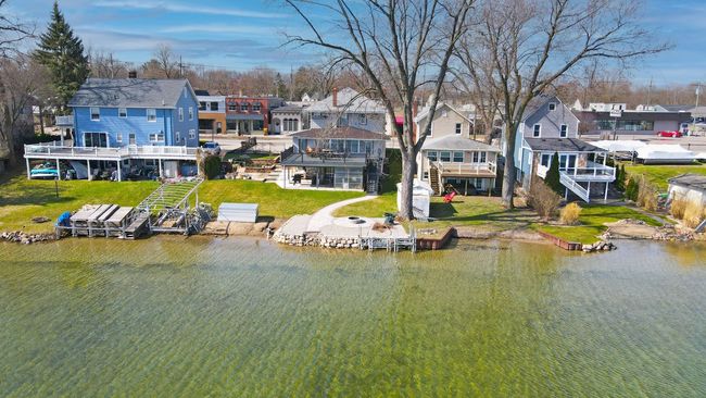 9568 Main St, House other with 3 bedrooms, 3 bathrooms and null parking in Whitmore Lake MI | Image 4