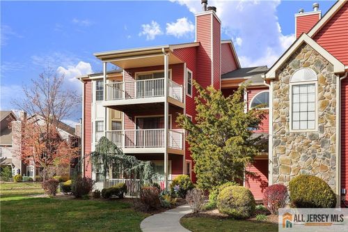 273-273 Crosspointe Dr, East Brunswick, NJ, 08816-1847 | Card Image