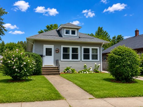 319 Oak St, Elgin, IL, 60123-7629 | Card Image