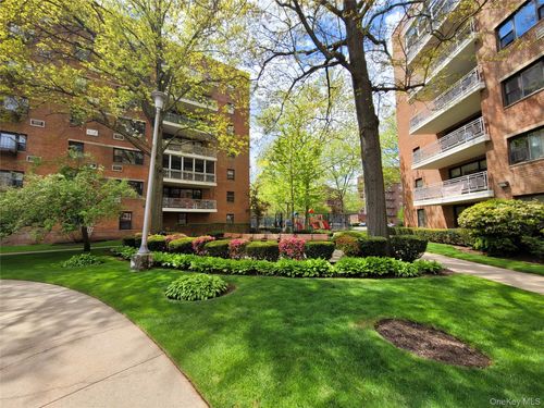 3b-89-40 151st, New York, NY, 11414 | Card Image