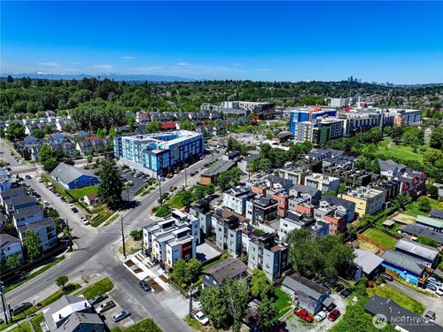 4302 S Holden St, Seattle, WA, 98118-4118 | Card Image