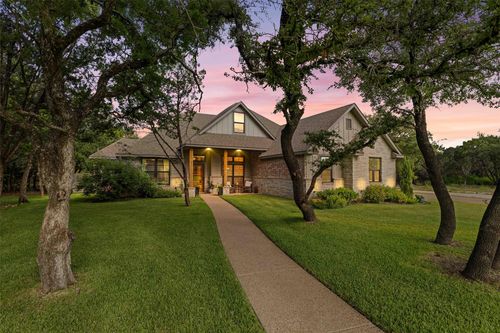 1124 Queen Elizabeth Dr, McGregor, TX, 76657-4223 | Card Image