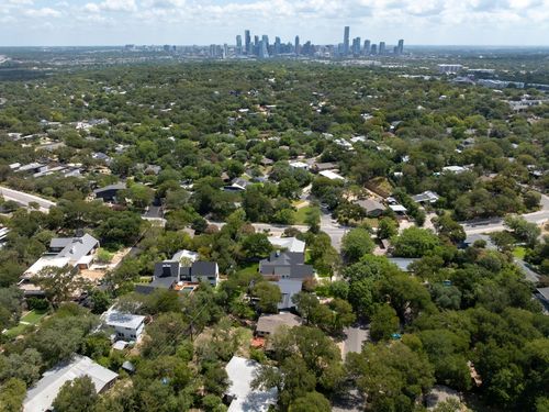 2906 Oakhaven Dr, Austin, TX, 78704-5828 | Card Image