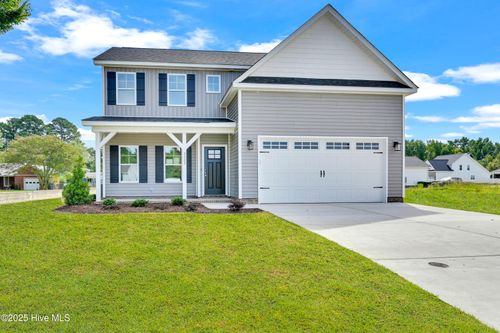 3223 Meadow Dr, Farmville, NC, 27828-7715 | Card Image