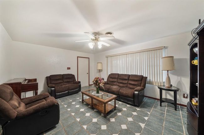220 Brand Ln, House other with 3 bedrooms, 2 bathrooms and null parking in Stafford TX | Image 13