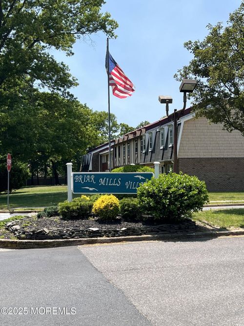 15 Briar Mills Dr, Brick, NJ, 08724-1435 | Card Image