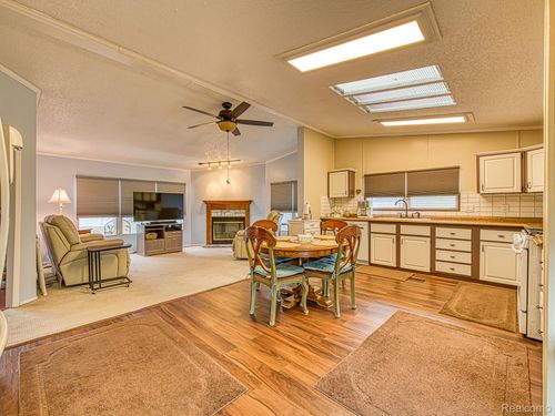 29403 Wedgewood, Flat Rock, MI, 48134 | Card Image