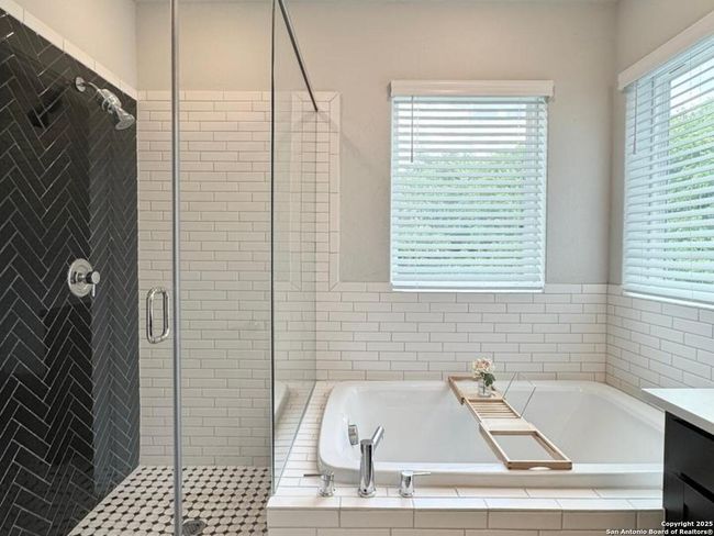 UNIT-13 - 5843 Whitby Rd, House other with 3 bedrooms, 3 bathrooms and null parking in San Antonio TX | Image 25