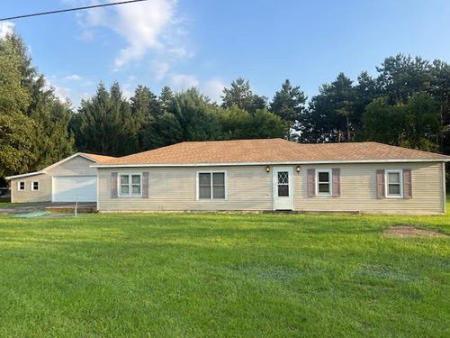 8115 Shaw Lake Rd, Middleville, MI, 49333-0017 | Card Image
