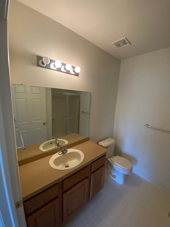Ensuite Bathroom | Image 8