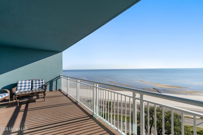 Balcony | Image 20
