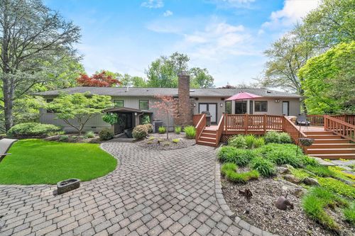 2 Settlers Ct, New City, NY, 10956-1527 | Card Image