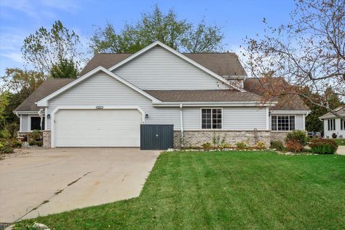 6811 Diane Drive, Newburg, WI, 53090 | Card Image