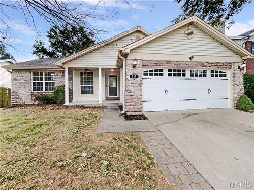 111 Barrington Dr, Saint Peters, MO, 63376-4522 | Card Image