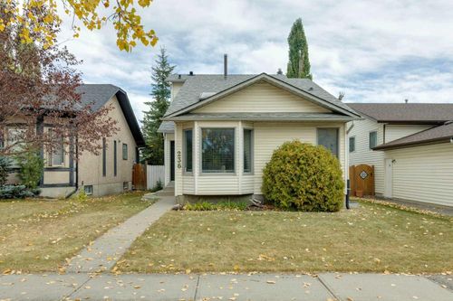 236 Hawkwood Blvd Nw, Calgary, AB, T3G3E8 | Card Image