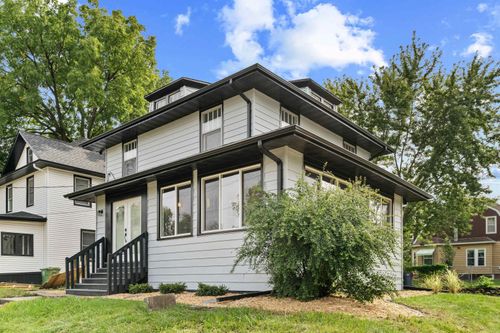 1303 W 4th St Street, Waterloo, IA, 50702 | Card Image