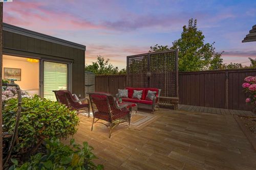 3527 Magnolia Dr, Alameda, CA, 94502-7007 | Card Image
