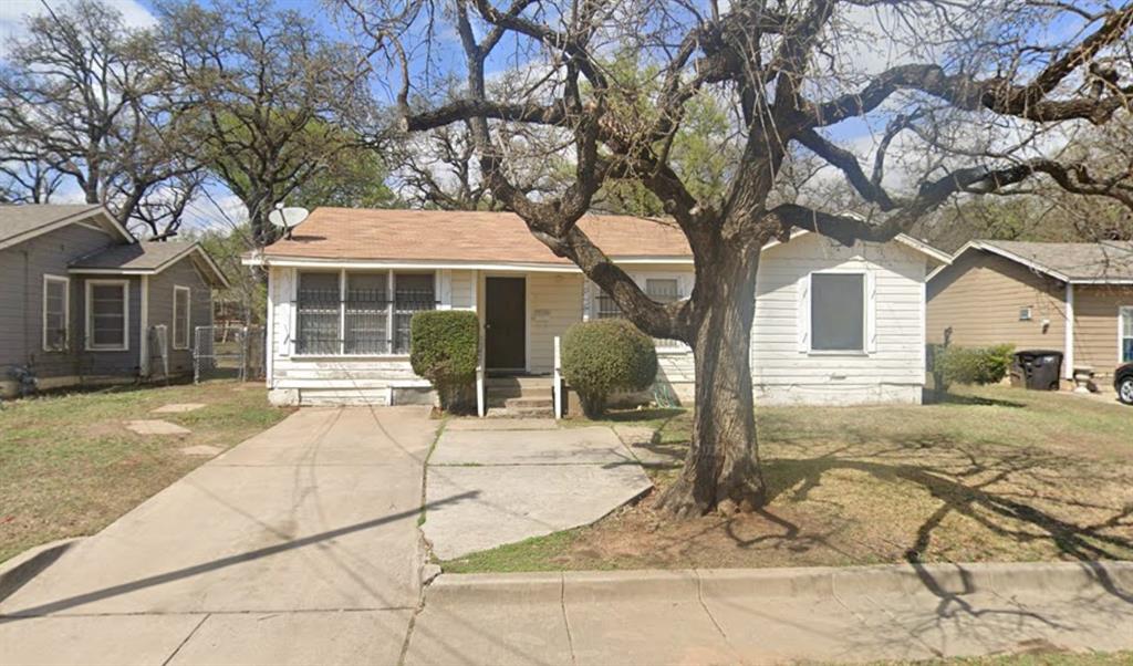 Pioneer St, Fort Worth, TX 76119