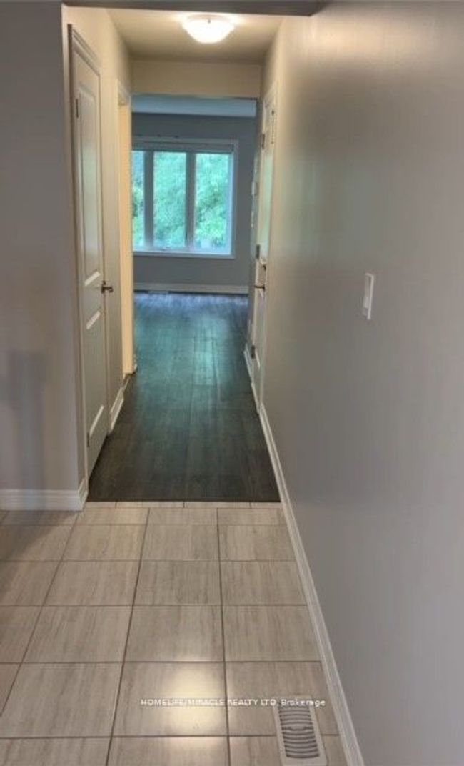 52 Haney Dr, House attached with 3 bedrooms, 3 bathrooms and 1 parking in Thorold ON | Image 8