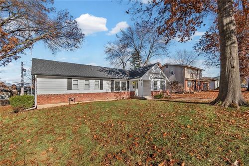 16512 E Ellison Way, Independence, MO, 64055-2826 | Card Image