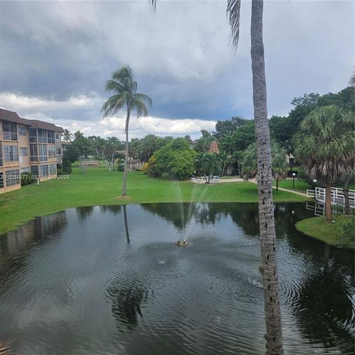 204-5021 W Oakland Park Blvd, Lauderdale Lakes, FL, 33313-1588 | Card Image