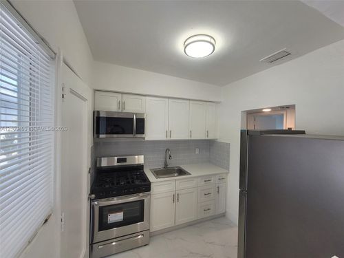 06-7435 Byron Ave, Miami Beach, FL, 33141-2681 | Card Image