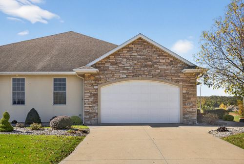 727 Hidden Meadow Ln, Lake City, MN, 55041-9593 | Card Image